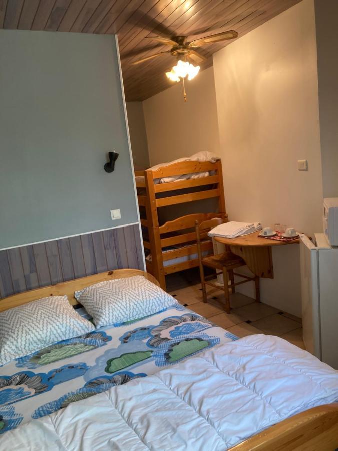 Le Robinson Bed & Breakfast Марсилан Екстериор снимка